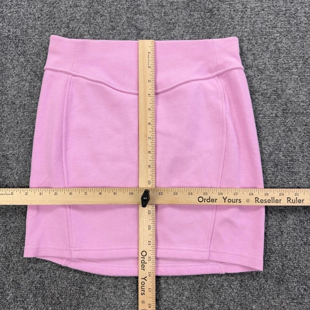 Lululemon Skirt Womens Small Pink Fleece Mini Pull On Stretch Casual Logo